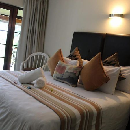 Phezulu Safari Park Villa Botha's Hill Exterior photo