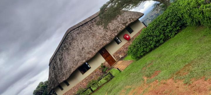 Phezulu Safari Park Villa Botha's Hill Exterior photo