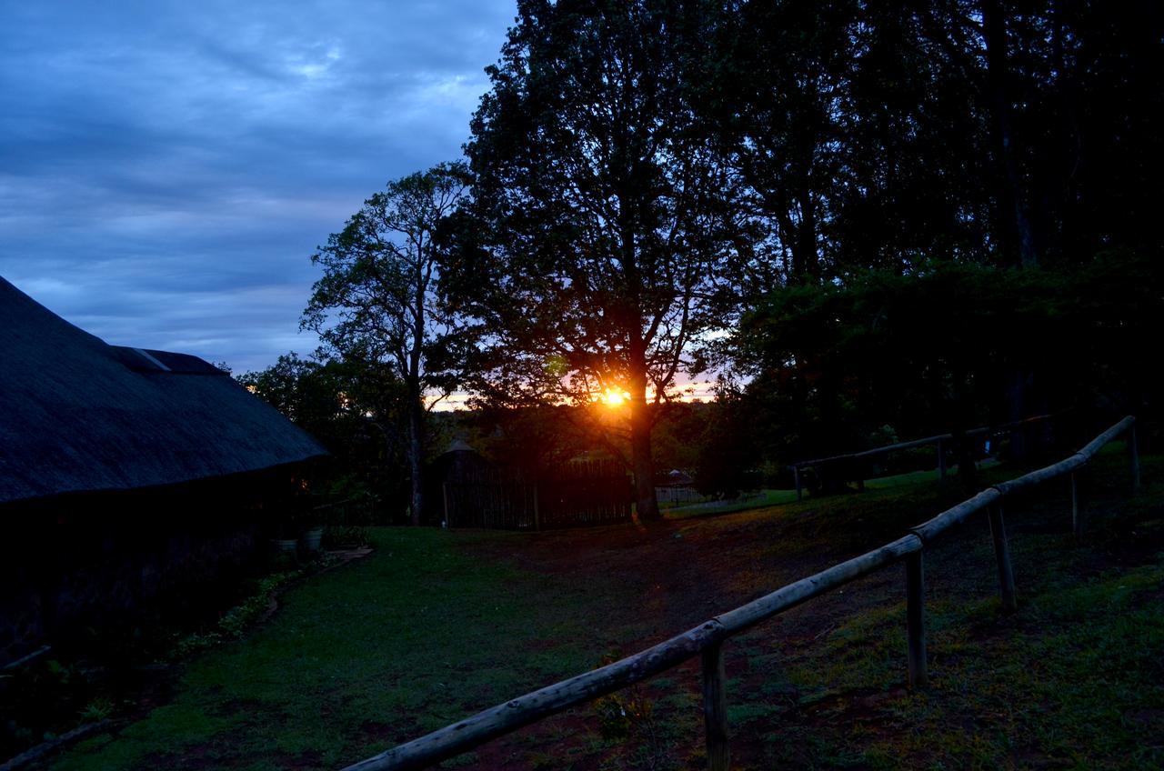 Phezulu Safari Park Villa Botha's Hill Exterior photo