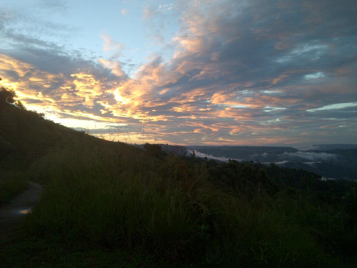 Phezulu Safari Park Villa Botha's Hill Exterior photo